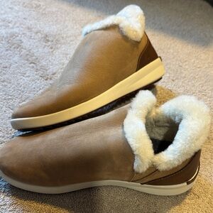 OluKai Tan Shoes with Cream Lining